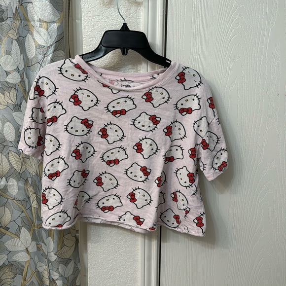 Hello kitty crop top - Picture 1 of 2